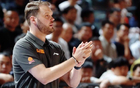 103-92！上海男篮轰然倒下，篮板差太多，进攻无头绪，投篮失常态